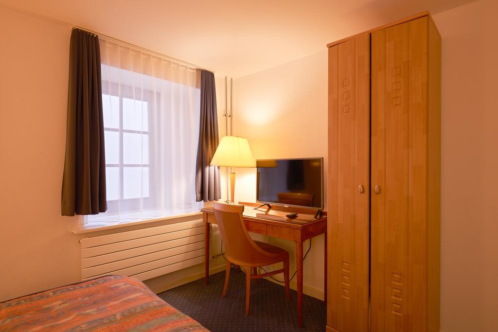 Hotel Hine Adon Fribourg Ngoại thất bức ảnh