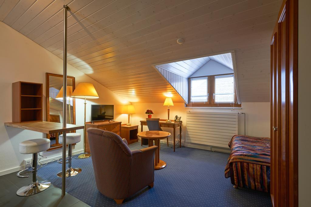 Hotel Hine Adon Fribourg Ngoại thất bức ảnh